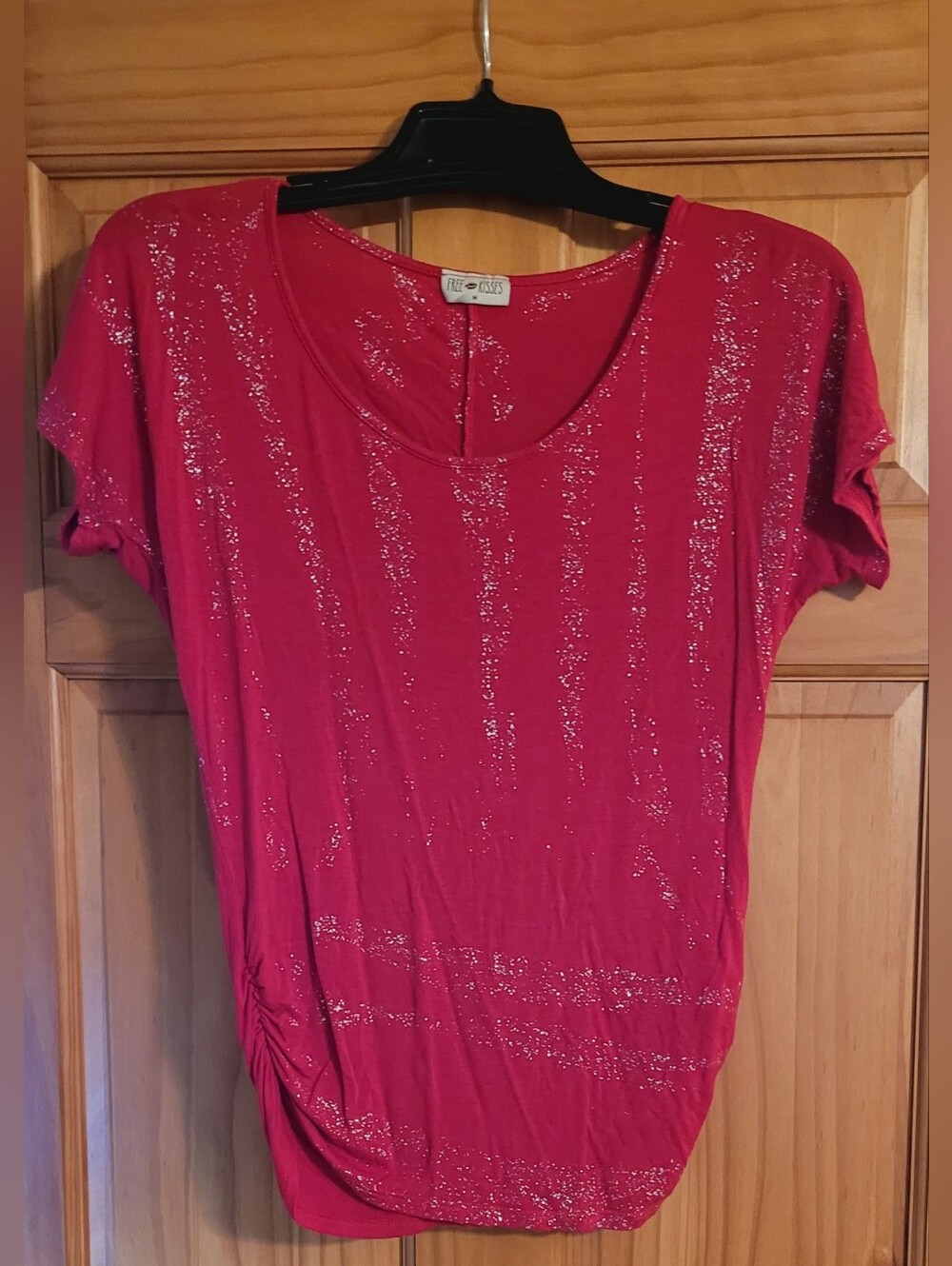Free Kisses Size Medium Side Ruched T-shirt